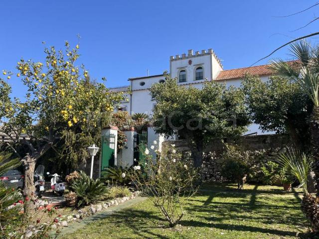 Villa Indipendente in vendita a Vico Equense, Campania