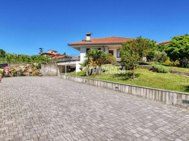 Villa Indipendente in vendita a Comunità Montana del Piambello, Viggiù