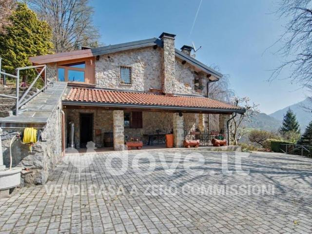 Villa Indipendente in vendita a Comunità Montana della Valle Brembana, Dossena