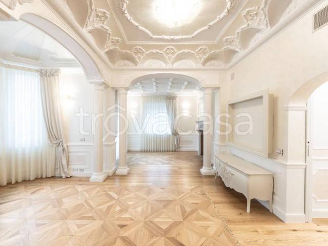 Villa Indipendente in vendita a Comunità Montana Parco Alto Garda bresciano, Salò