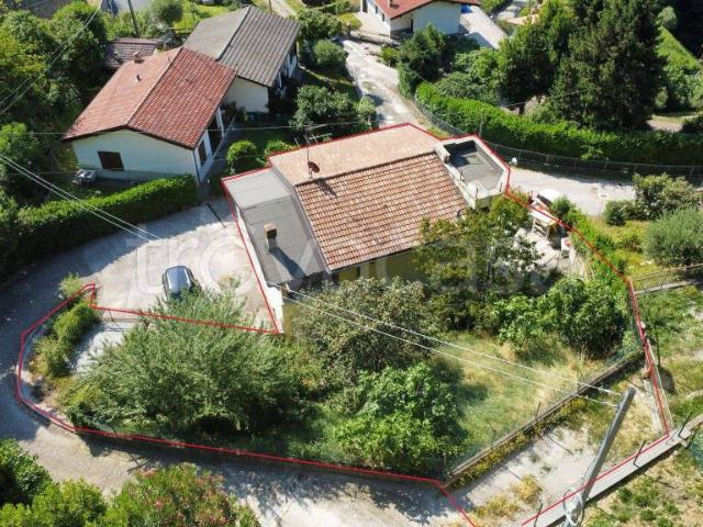 Villa Indipendente in vendita a Villongo, Bergamo