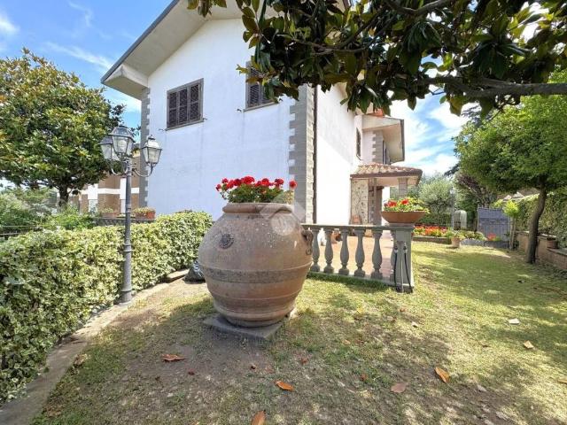 Villa Indipendente in vendita a Viterbo, Lazio