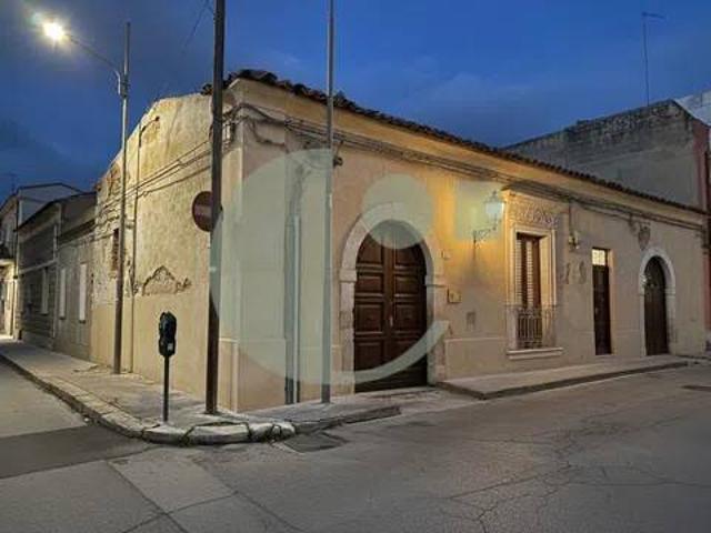 Villa Indipendente in vendita a Vittoria, Sicilia