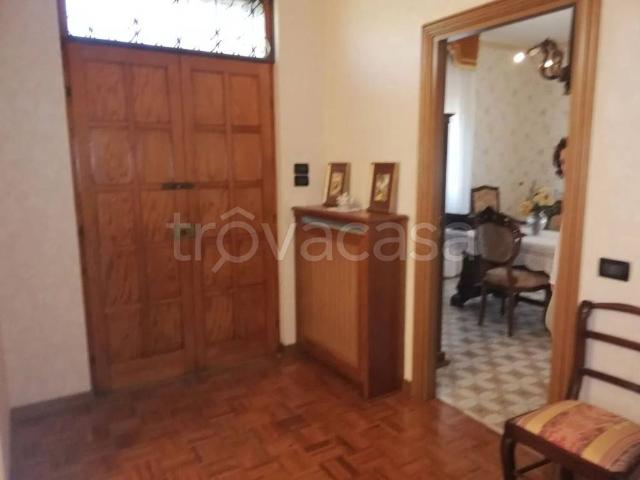 Villa Indipendente in vendita a Rione Strada Valle, Voghera