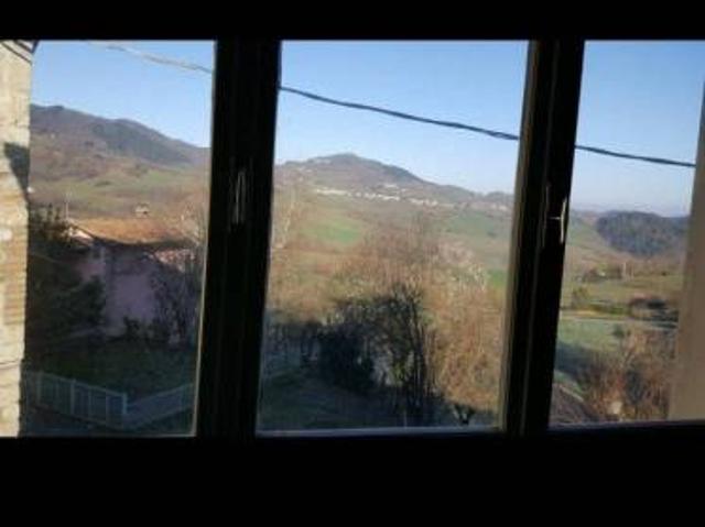 Villa Indipendente in vendita a Zavattarello, Lombardia