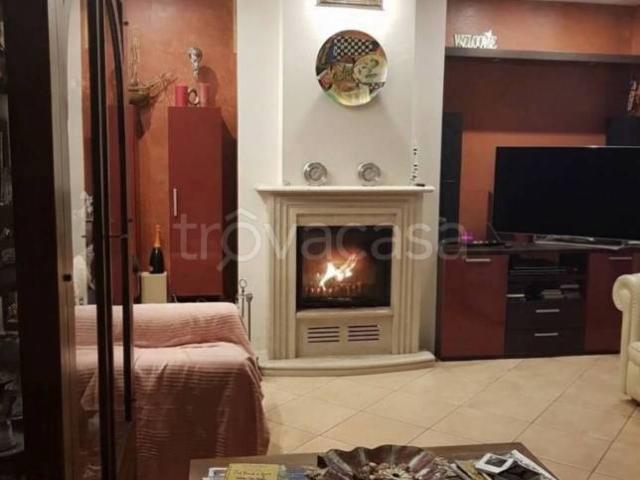 Villa Indipendente in vendita a Zeccone, Lombardia