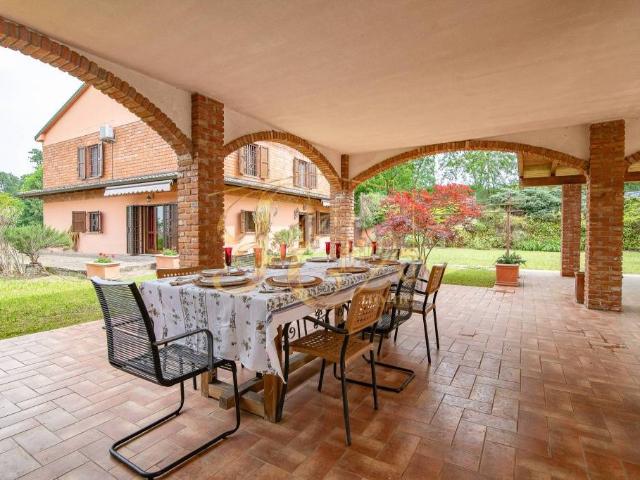 Villa Indipendente in vendita a Ziano Piacentino, Reggio Emilia