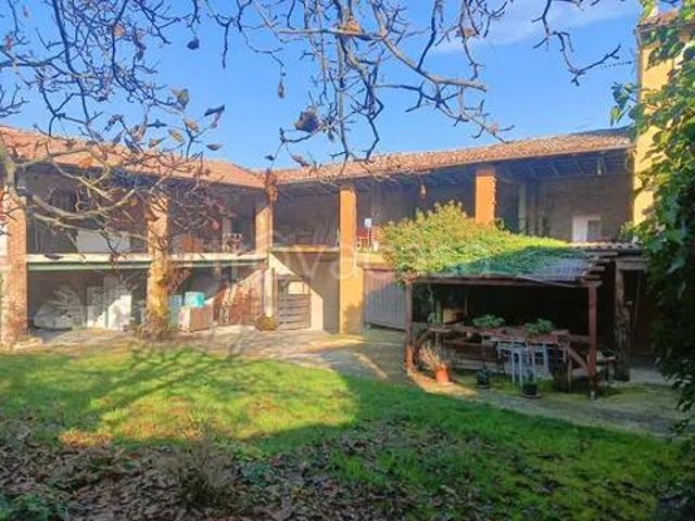 Villa Indipendente in vendita a Ziano Piacentino, Reggio Emilia
