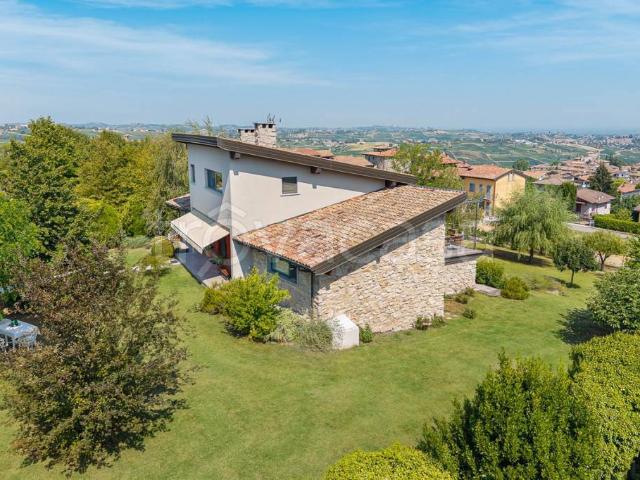 Villa Indipendente in vendita a Ziano Piacentino, Reggio Emilia