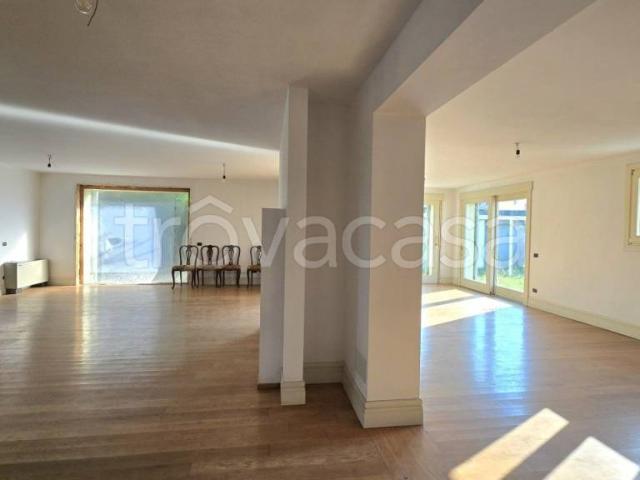 Villa Indipendente in vendita a San Giacomo, Zibido San Giacomo