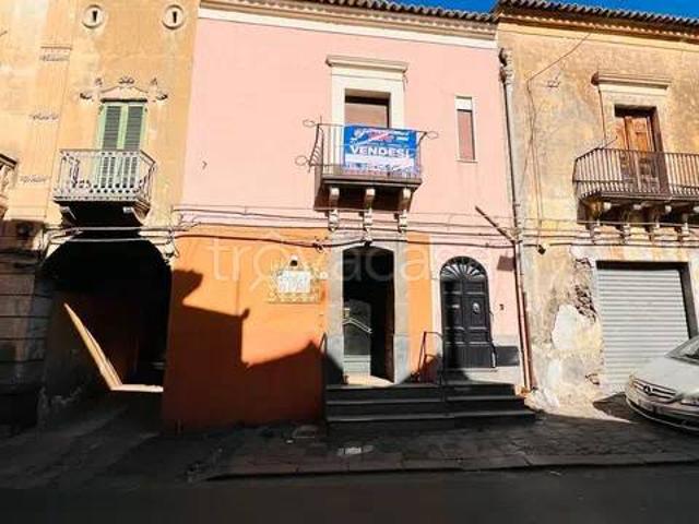 Villa Indipendente in vendita a Adrano, Sicilia