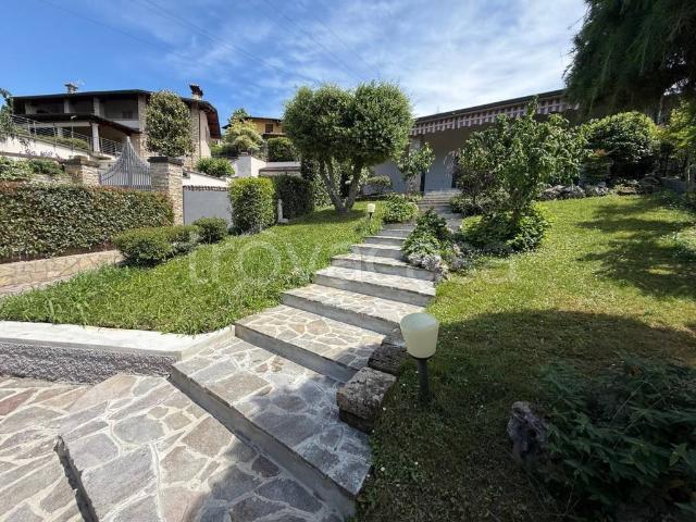 Villa Indipendente in vendita a Adro, Lombardia