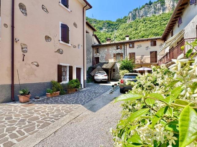 Villa Indipendente in vendita a Affi, Veneto