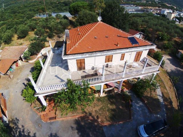 Villa Indipendente in vendita a Ceriale, Liguria