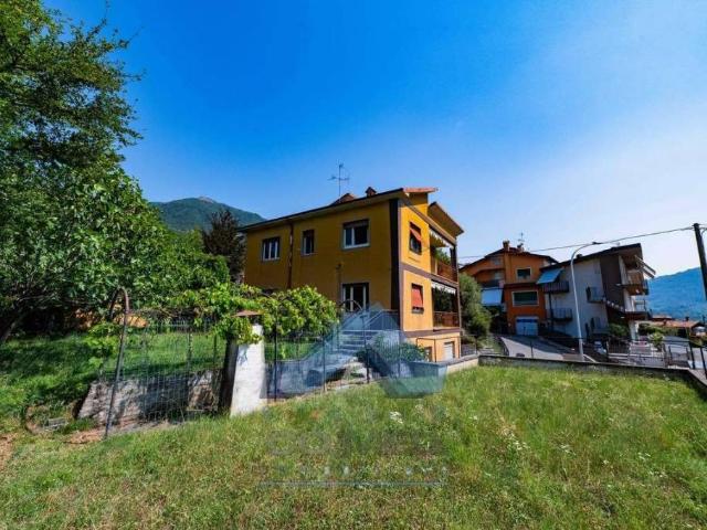 Villa Indipendente in vendita a Desenzano al Serio, Albino