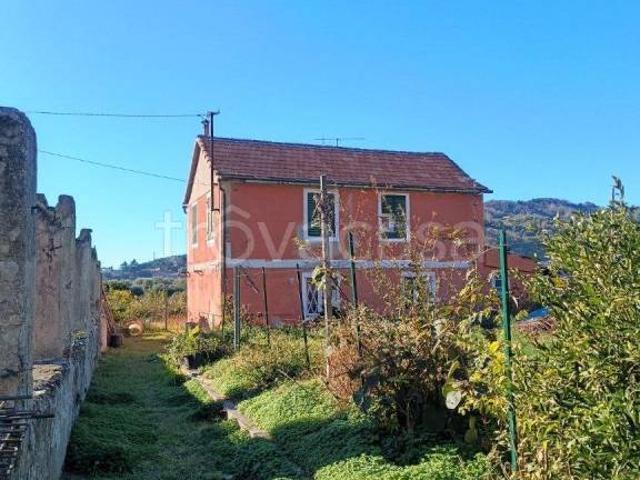 Villa Indipendente in vendita a Luceto, Albisola Superiore