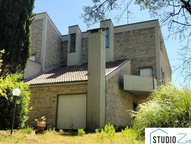 Villa Indipendente in vendita a Amelia, Umbria