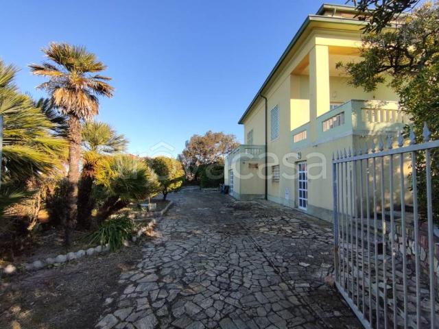 Villa Indipendente in vendita a Ancona