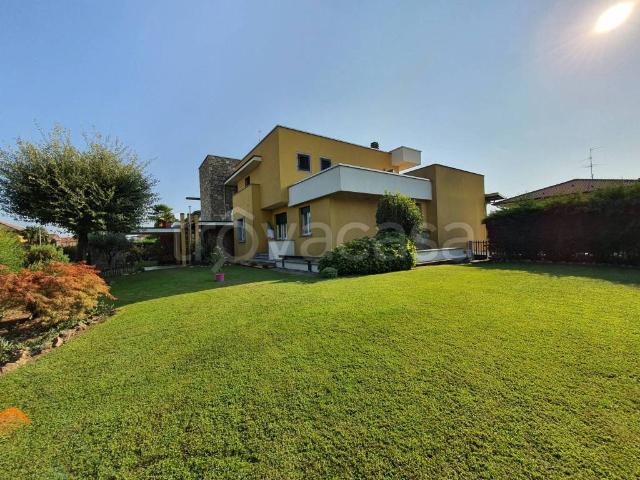 Villa Indipendente in vendita a Antegnate, Bergamo