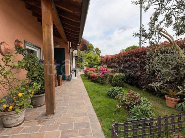 Villa Indipendente in vendita a Appiano Gentile, Lombardia