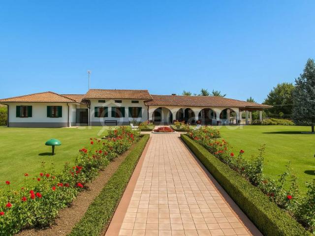 Villa Indipendente in vendita a Aquileia, Friuli-Venezia Giulia