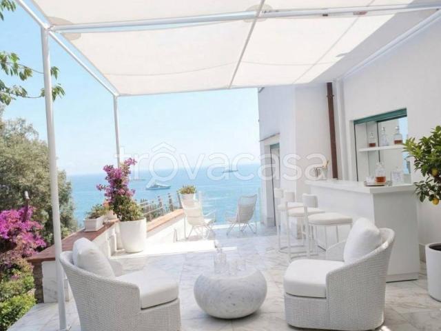 Villa Indipendente in vendita a Pineta di Arenzano, Arenzano