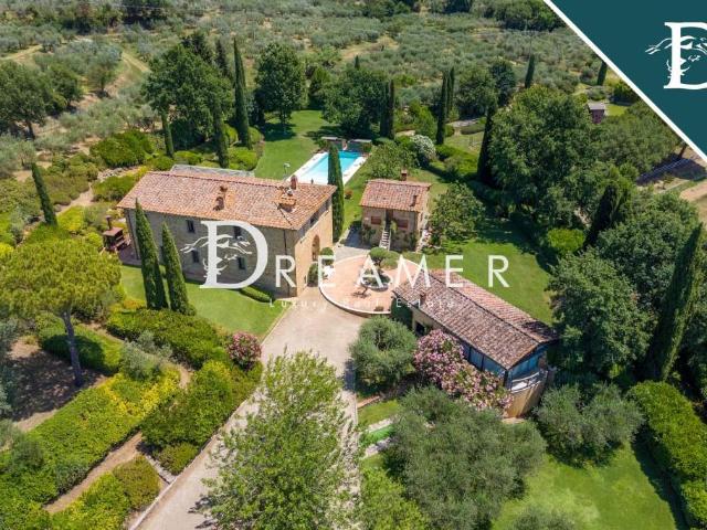 Villa Indipendente in vendita a Madonna di Mezzastrada, Palazzo Del Pero