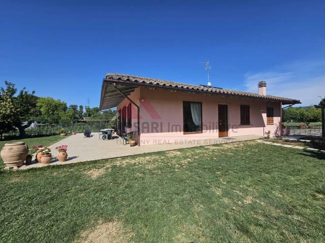 Villa Indipendente in vendita a Palazzo Del Pero, Toscana