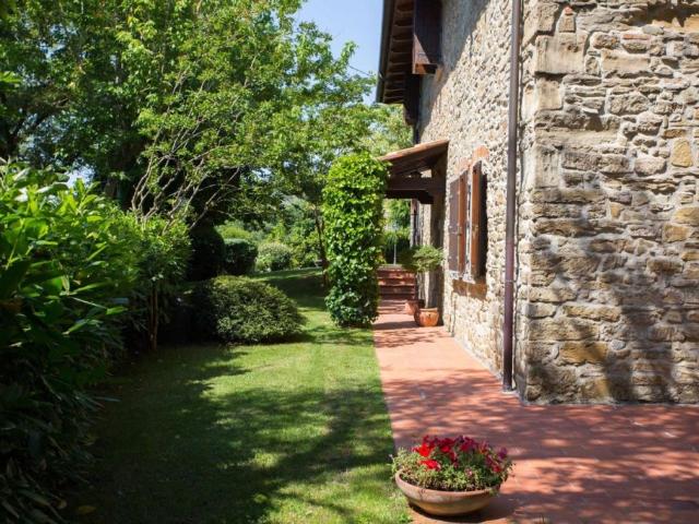 Villa Indipendente in vendita a Palazzo Del Pero, Toscana