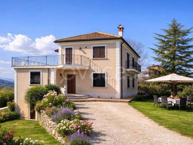 Villa Indipendente in vendita a Arpino, Lazio