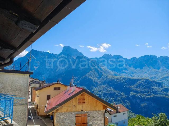 Villa Indipendente in vendita a Arta Terme, Friuli-Venezia Giulia