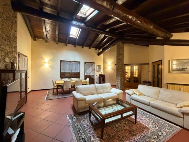 Villa Indipendente in vendita a Comunità montana della valle Camonica, Artogne