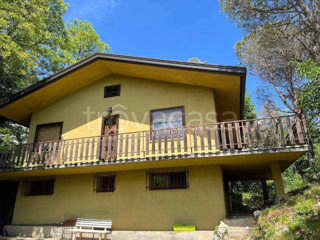 Villa Indipendente in vendita a Aviano, Friuli-Venezia Giulia