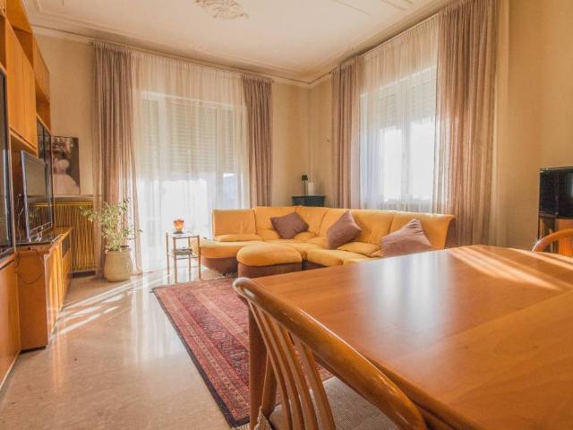 Villa Indipendente in vendita a Castel D'azzano, Veneto