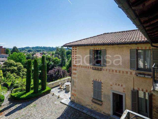 Villa Indipendente in vendita a Azzate, Lombardia
