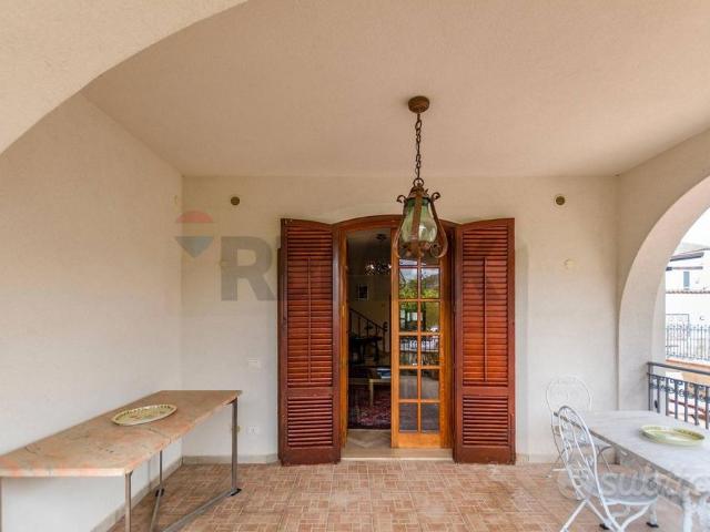 Villa Indipendente in affitto a I Circoscrizione, Palermo