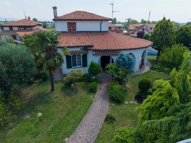 Villa Indipendente in vendita a Mornico Al Serio, Lombardia
