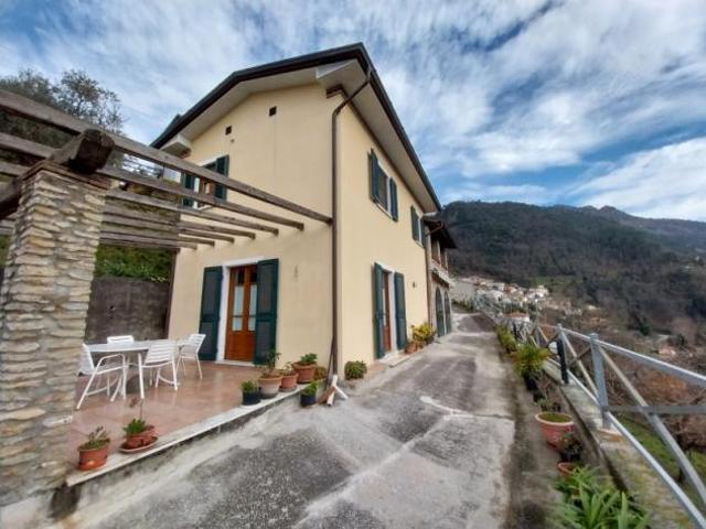 Villa Indipendente in vendita a Stazzema, Toscana