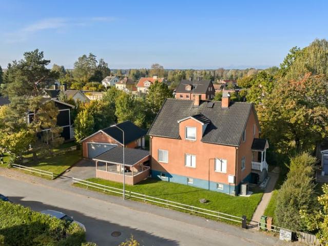 Villa till salu i Örebro