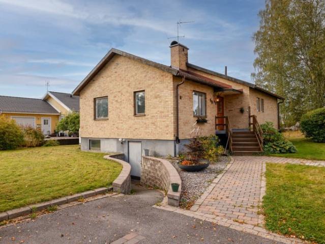 Villa till salu i Kumla, Örebro