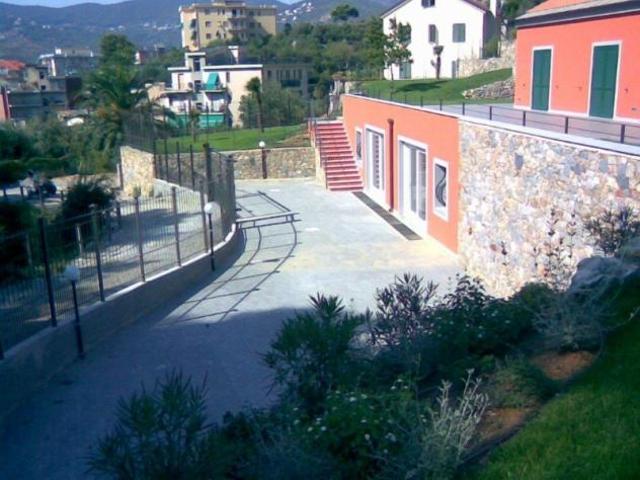 Villa Indipendente in vendita a Spotorno, Liguria