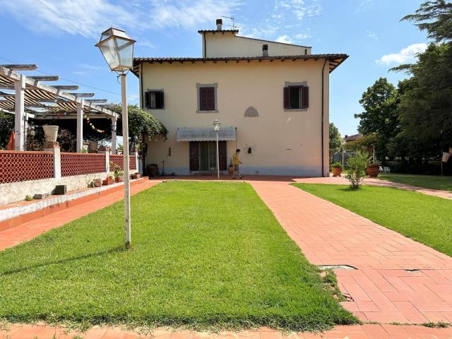 Casa in vendita a Bientina, Toscana