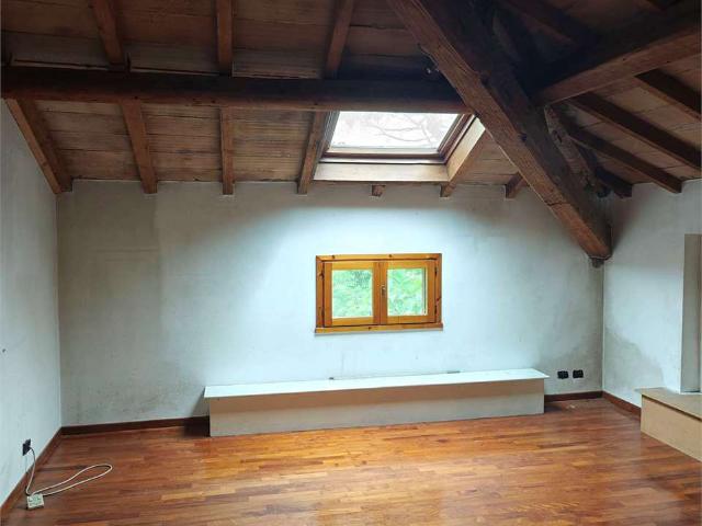 Villa Indipendente in affitto a Santo Stefano città, Re