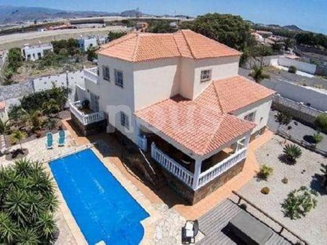 Chalet en venta en Guargacho, Arona