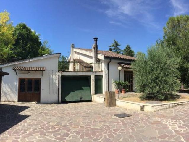 Villa Indipendente in vendita a Stroncone, Umbria