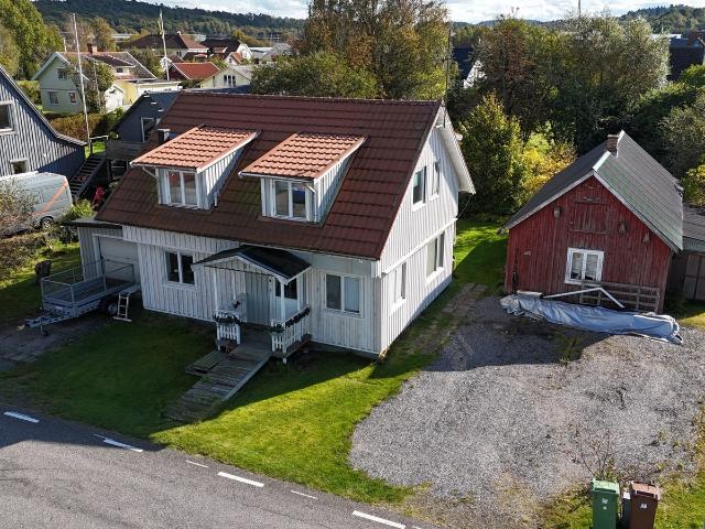 Villa till salu i Fjärås station, Hallands län