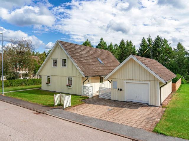 Villa till salu i Örebro