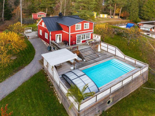 Villa till salu i Svinninge, Stockholm