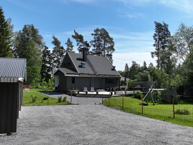 Villa till salu i Estuna, Roslagsbro