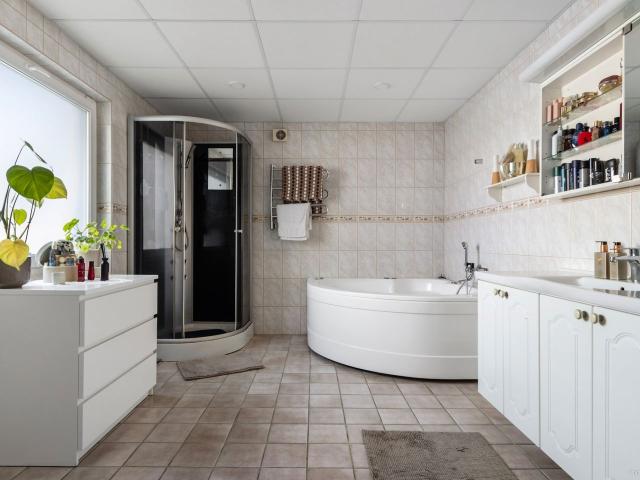 Villa till salu i Salem, Stockholm